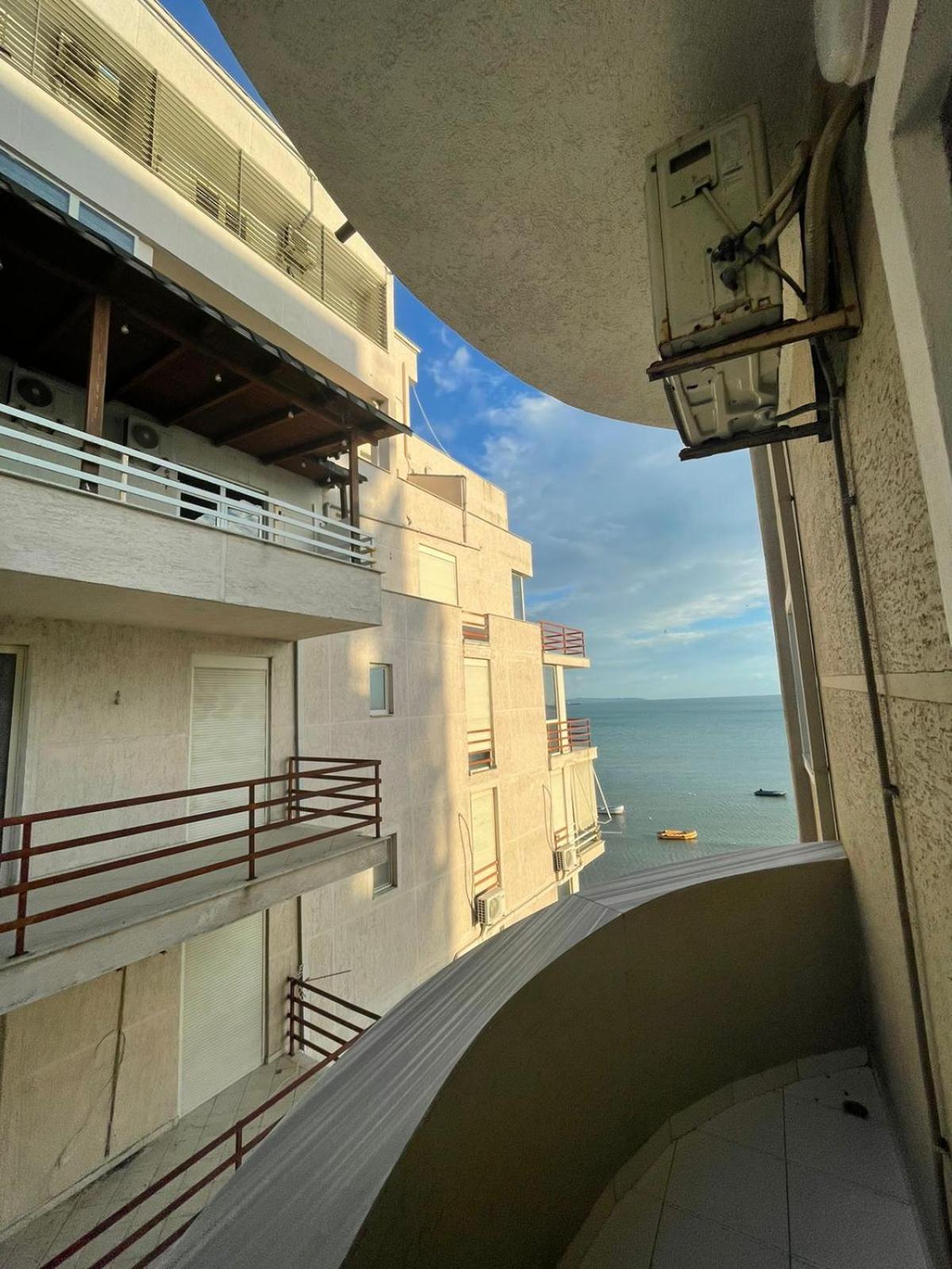 Hotel Tirona Durrës Exterior foto